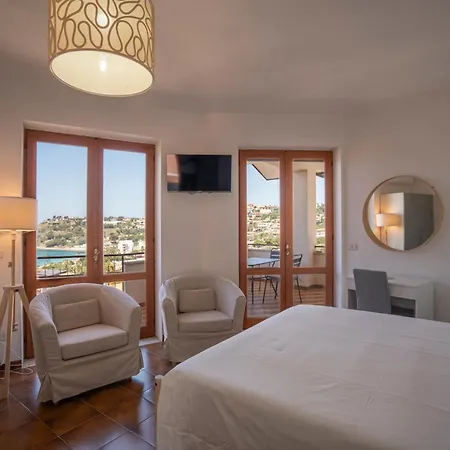 Apartman Villa Acquamarina, Family Apartments With Pool - 300 Meters From The Beach