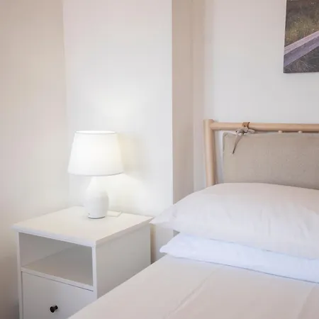 Villa Acquamarina, Family Apartments With Pool - 300 Meters From The Beach *