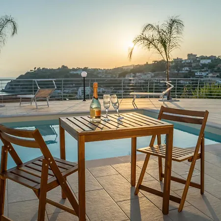 Acquamarina With Pool And Sea View - 300 Meters From The