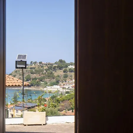 Appartamento Acquamarina, Family With Pool - 300 Meters From The Santa Maria (Vibo Valentia)