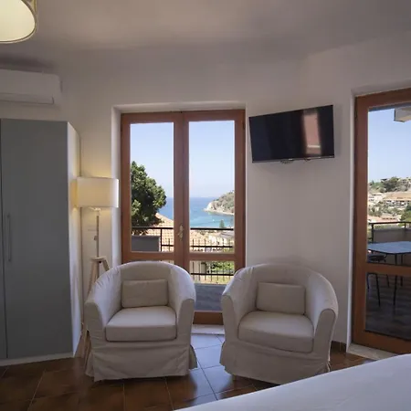 Acquamarina, Family With Pool - 300 Meters From The Appartamento