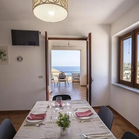 Acquamarina, Family With Pool - 300 Meters From The