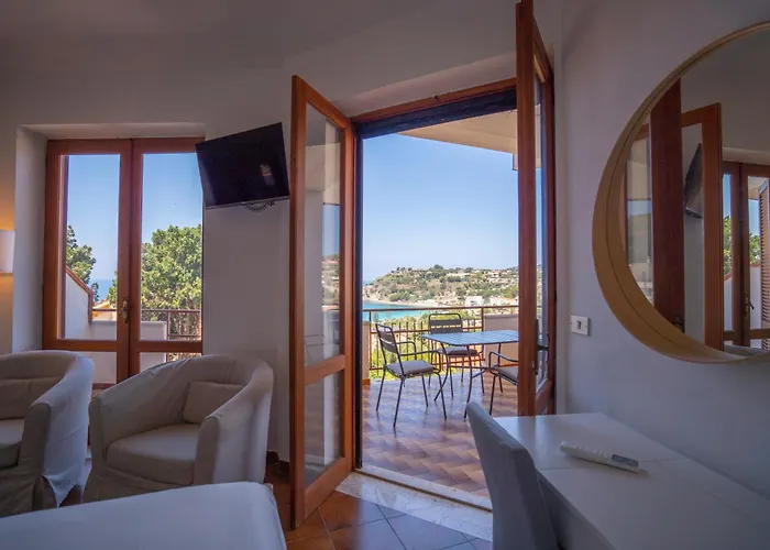 Villa Acquamarina, Family Apartments With Pool - 300 Meters From The Beach *