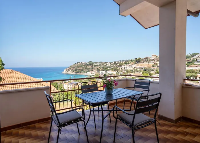 Villa Acquamarina, Family Apartments With Pool - 300 Meters From The Beach *