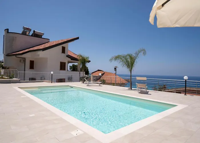 Villa Acquamarina, Family Apartments With Pool - 300 Meters From The Beach Apartman Santa Maria