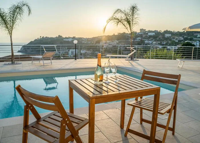 Villa Acquamarina, Family Apartments With Pool - 300 Meters From The Beach Apartman