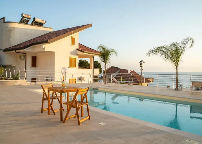 Villa Acquamarina, Family Apartments With Pool - 300 Meters From The Beach Apartman *