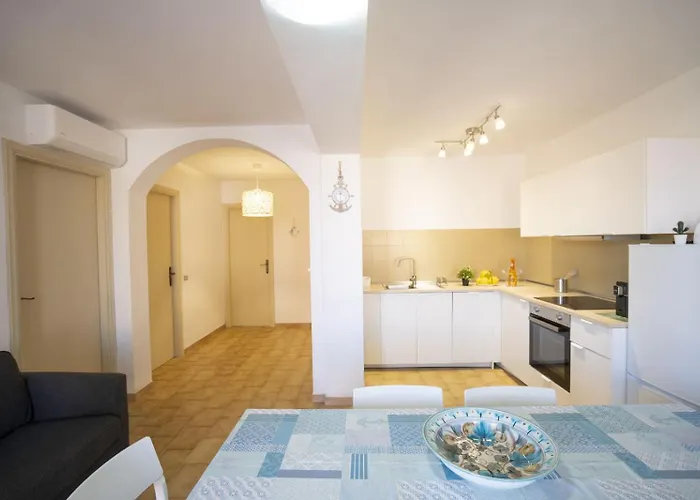 Acquamarina, Family With Pool - 300 Meters From The