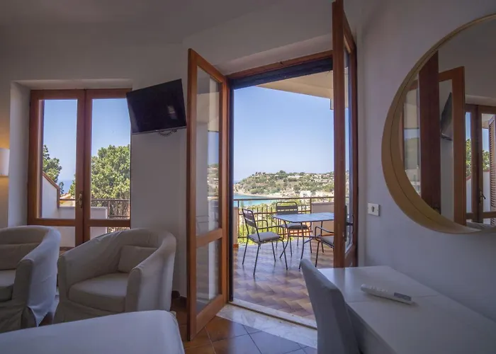 Acquamarina, Family With Pool - 300 Meters From The