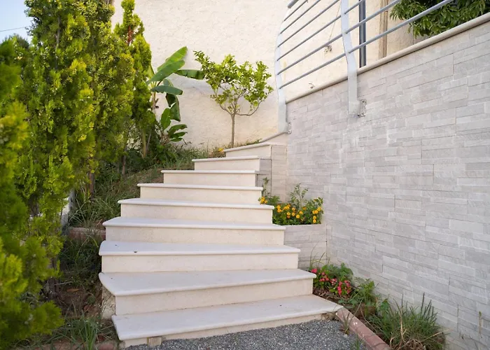 Acquamarina, Family With Pool - 300 Meters From The Daire *