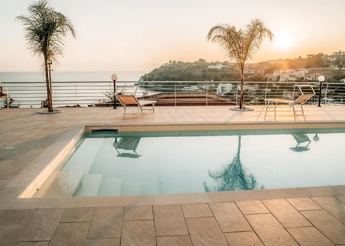 Acquamarina, Family With Pool - 300 Meters From The Lägenhet Santa Maria (Vibo Valentia)