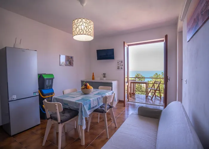 Acquamarina, Family With Pool - 300 Meters From The Santa Maria (Vibo Valentia)