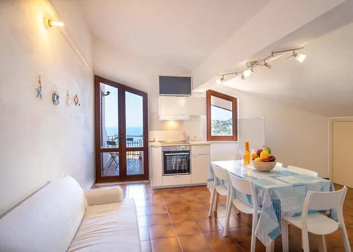 Acquamarina, Family With Pool - 300 Meters From The